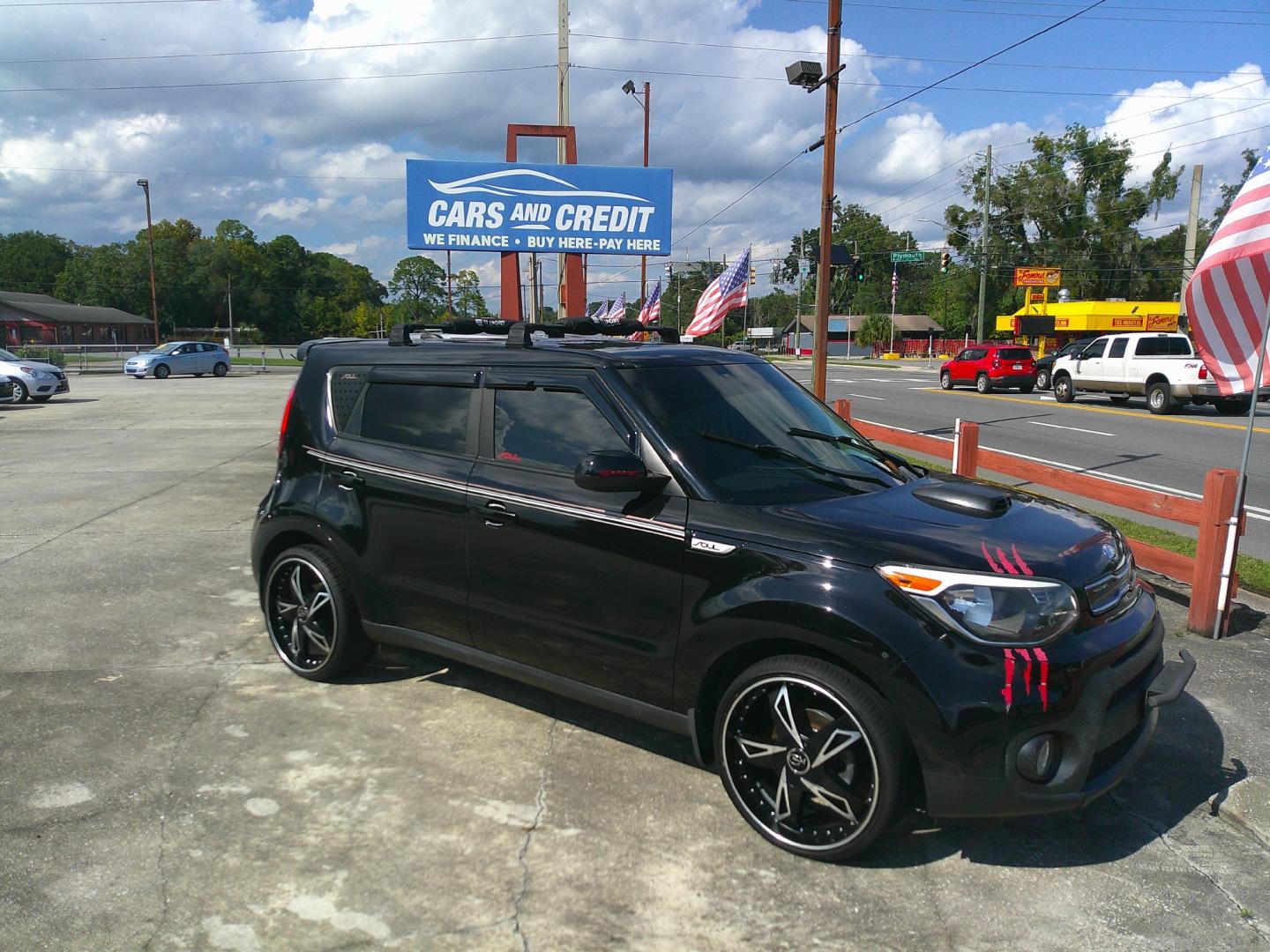 2018 BLACK KIA SOUL + (PLUS) (KNDJP3A5XJ7) , located at 1200 Cassat Avenue, Jacksonville, FL, 32205, (904) 695-1885, 30.302404, -81.731033 - Photo#2